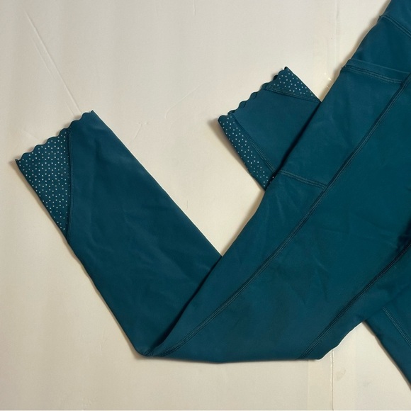 Lululemon Sz 6 Tight Stuff Tight II 2 Crop 25” Reflective Dots Luxtreme - Picture 4 of 10